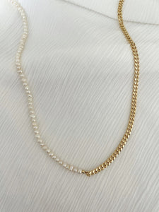 CURB & PEARL NECKLACE